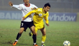 Đạp gẫy chân đối thủ, Đình Đồng sẽ bị phạt làm gương